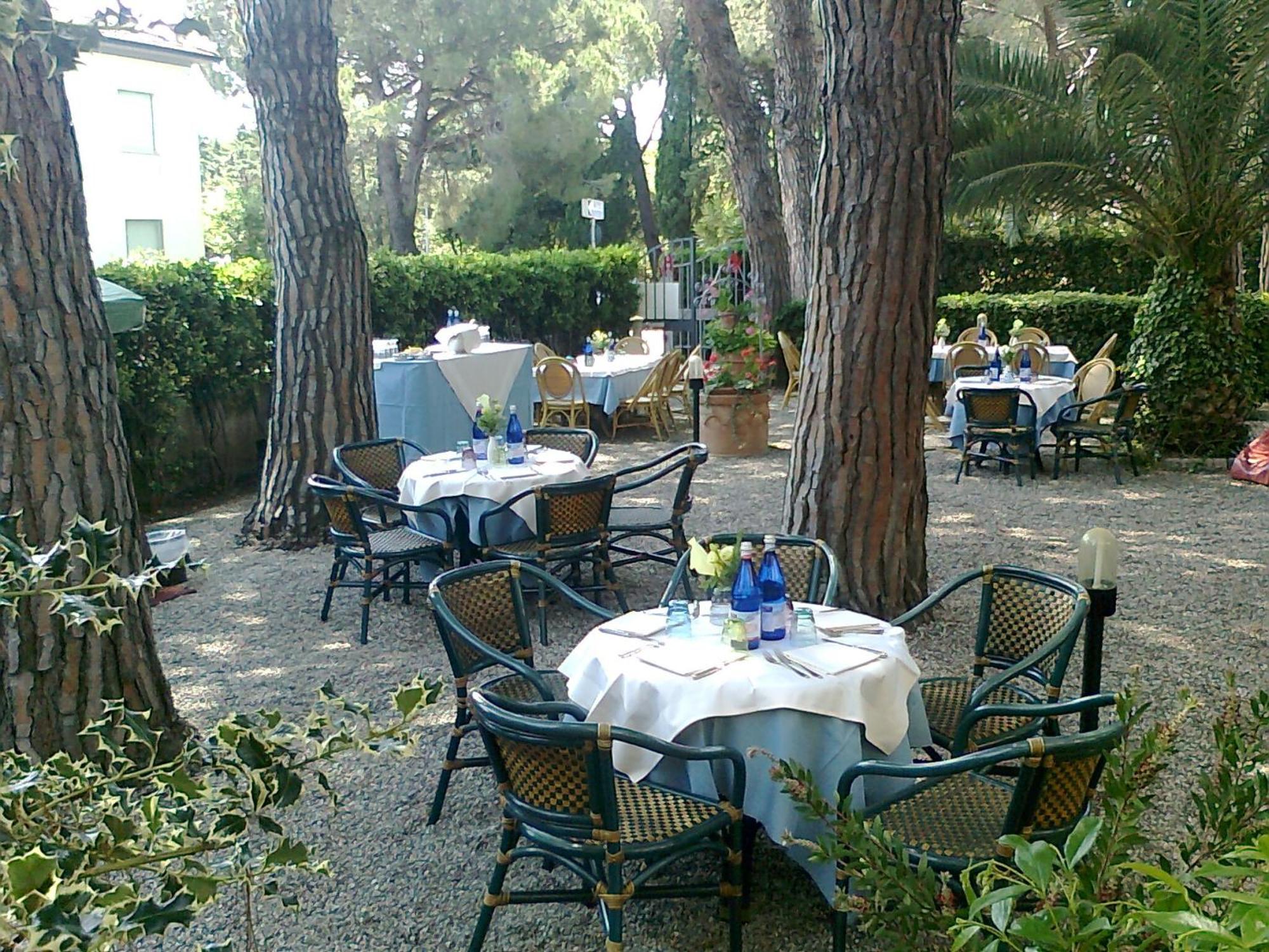 Hotel Massimo Marina di Cecina Extérieur photo