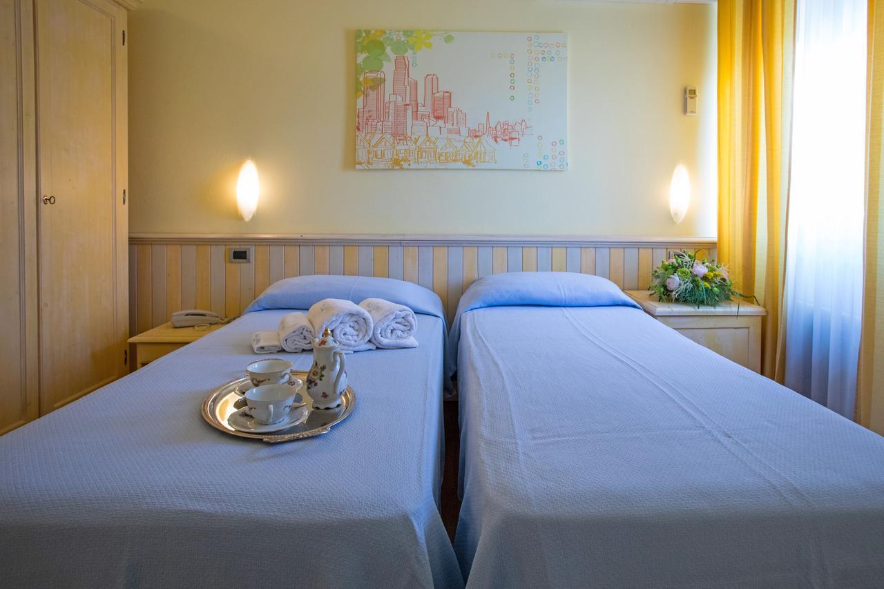 Hotel Massimo Marina di Cecina Extérieur photo