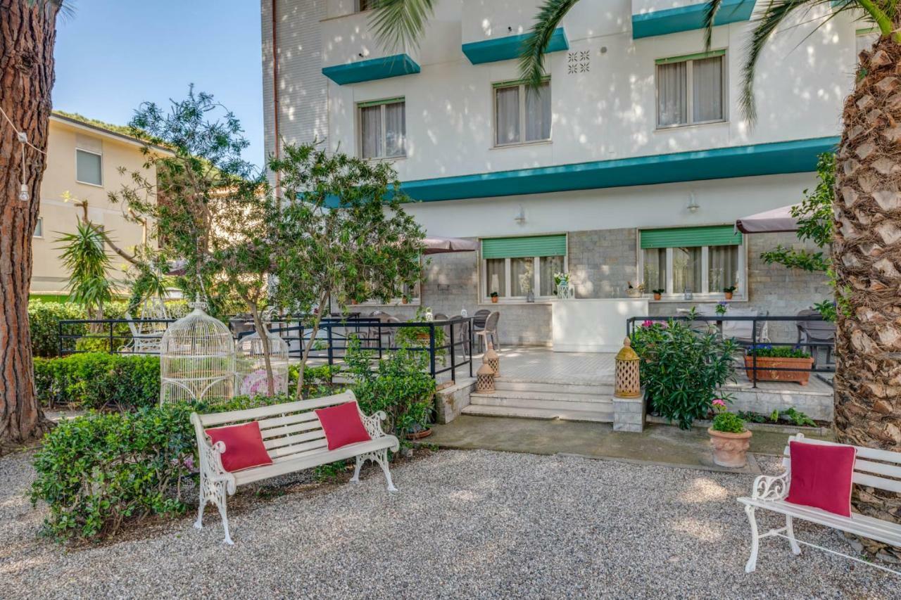Hotel Massimo Marina di Cecina Extérieur photo