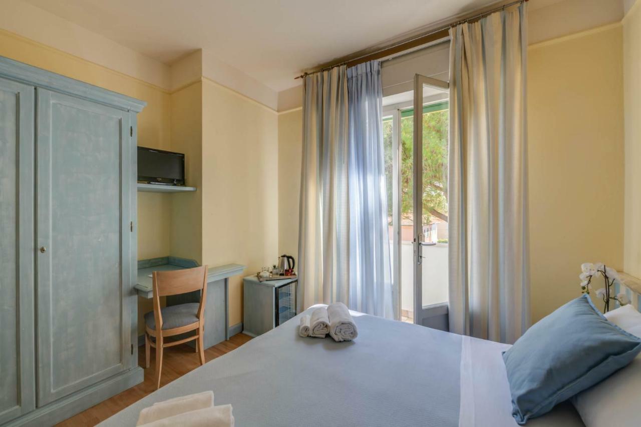 Hotel Massimo Marina di Cecina Extérieur photo