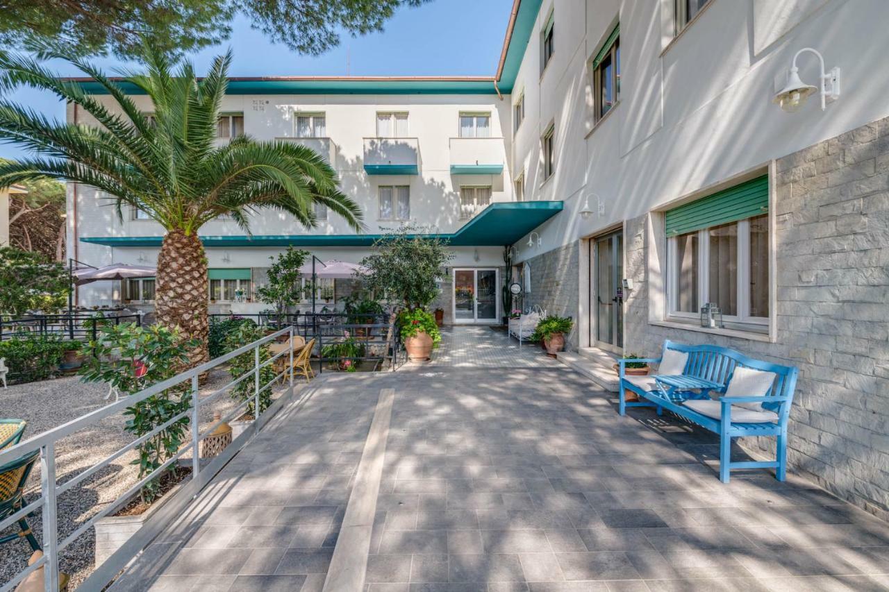 Hotel Massimo Marina di Cecina Extérieur photo